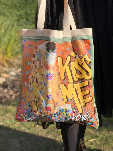 TOTE BAG ALEXZ - KISS ME đź’›