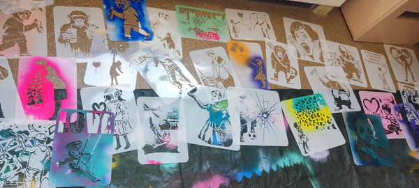 DANS LES PAS DE BANKSY : BIBLI EN FOLIE ✨